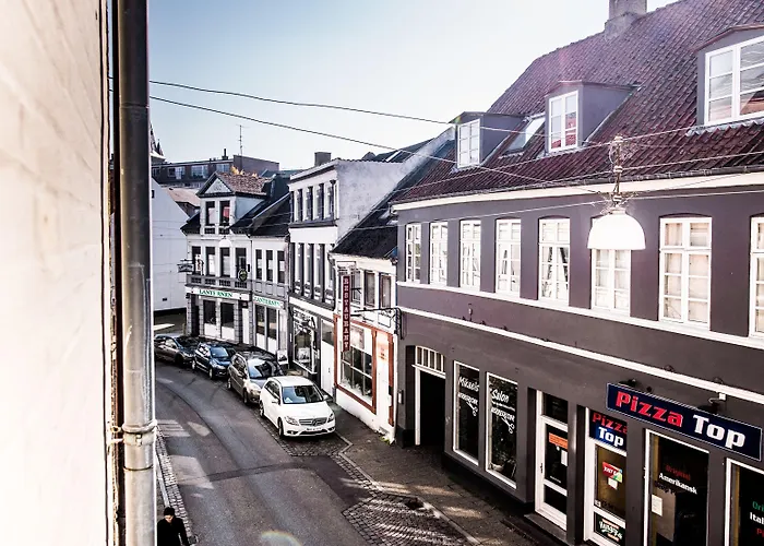 Отель Kolding Hotel Apartments 4*